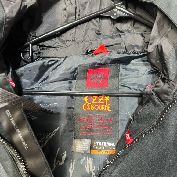 Ozzy Osbourne Mens Insulated 686 Jacket Rock NEW NWT Size Medium - Picture 9 of 10